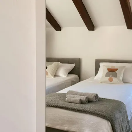 The Cozy Nook Apartment