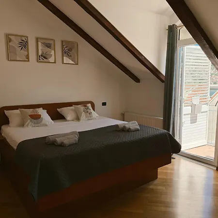 The Cozy Nook Apartment